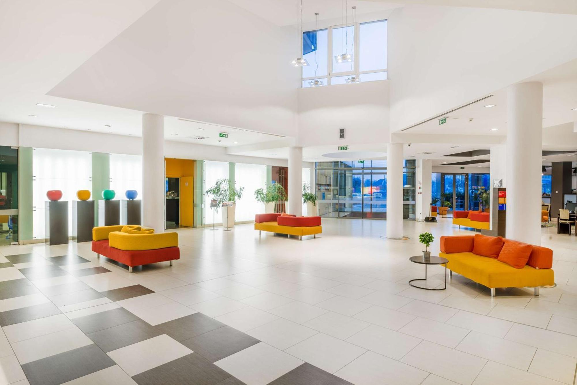 Park Inn By Radisson Sarvar Resort & Spa المظهر الخارجي الصورة