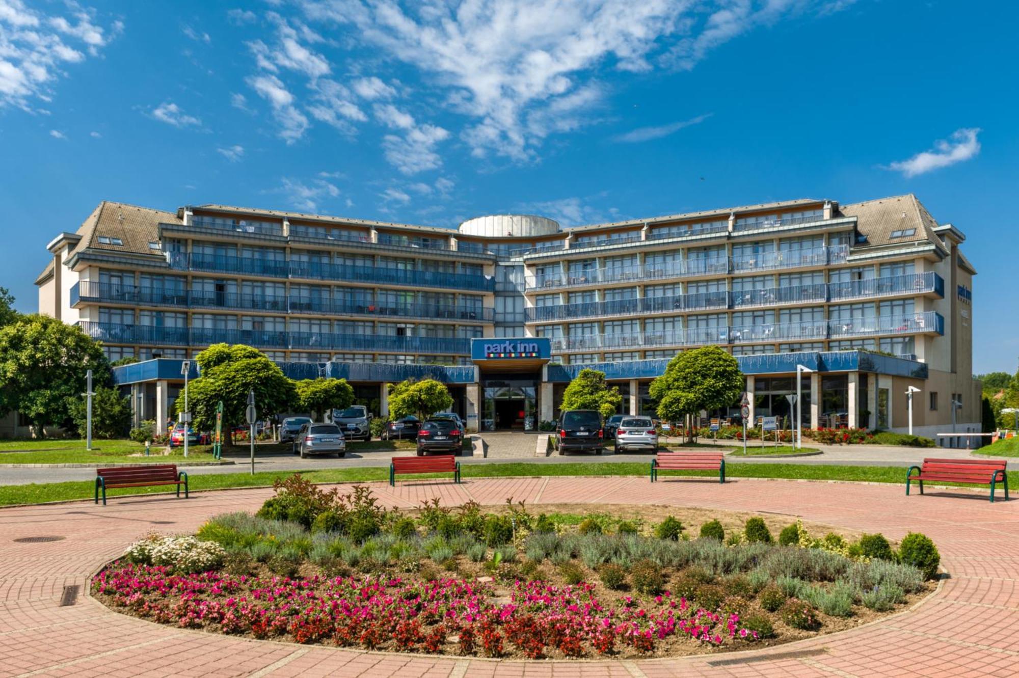 Park Inn By Radisson Sarvar Resort & Spa المظهر الخارجي الصورة