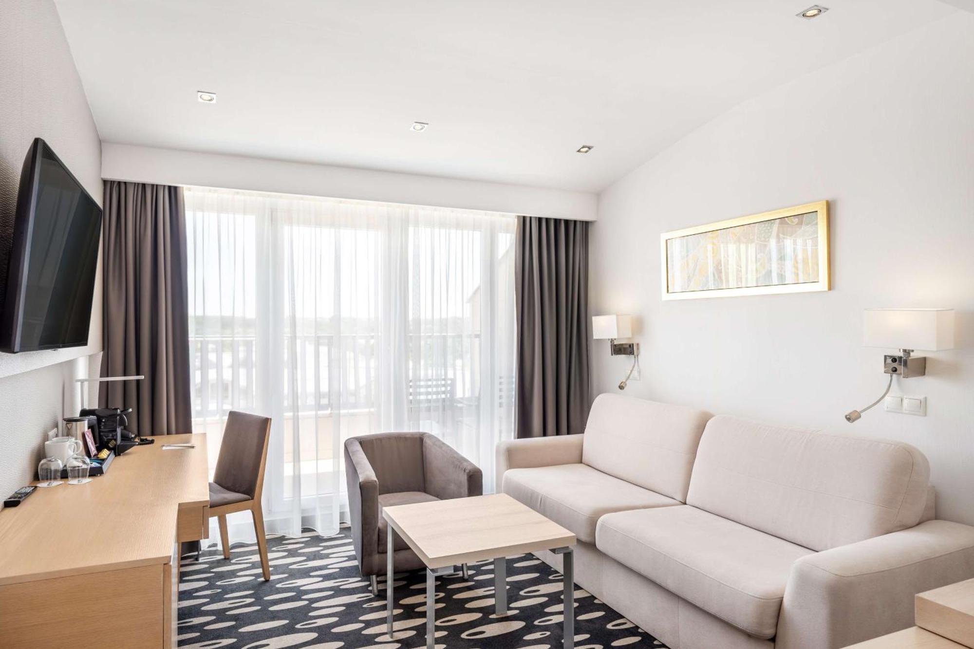 Park Inn By Radisson Sarvar Resort & Spa المظهر الخارجي الصورة