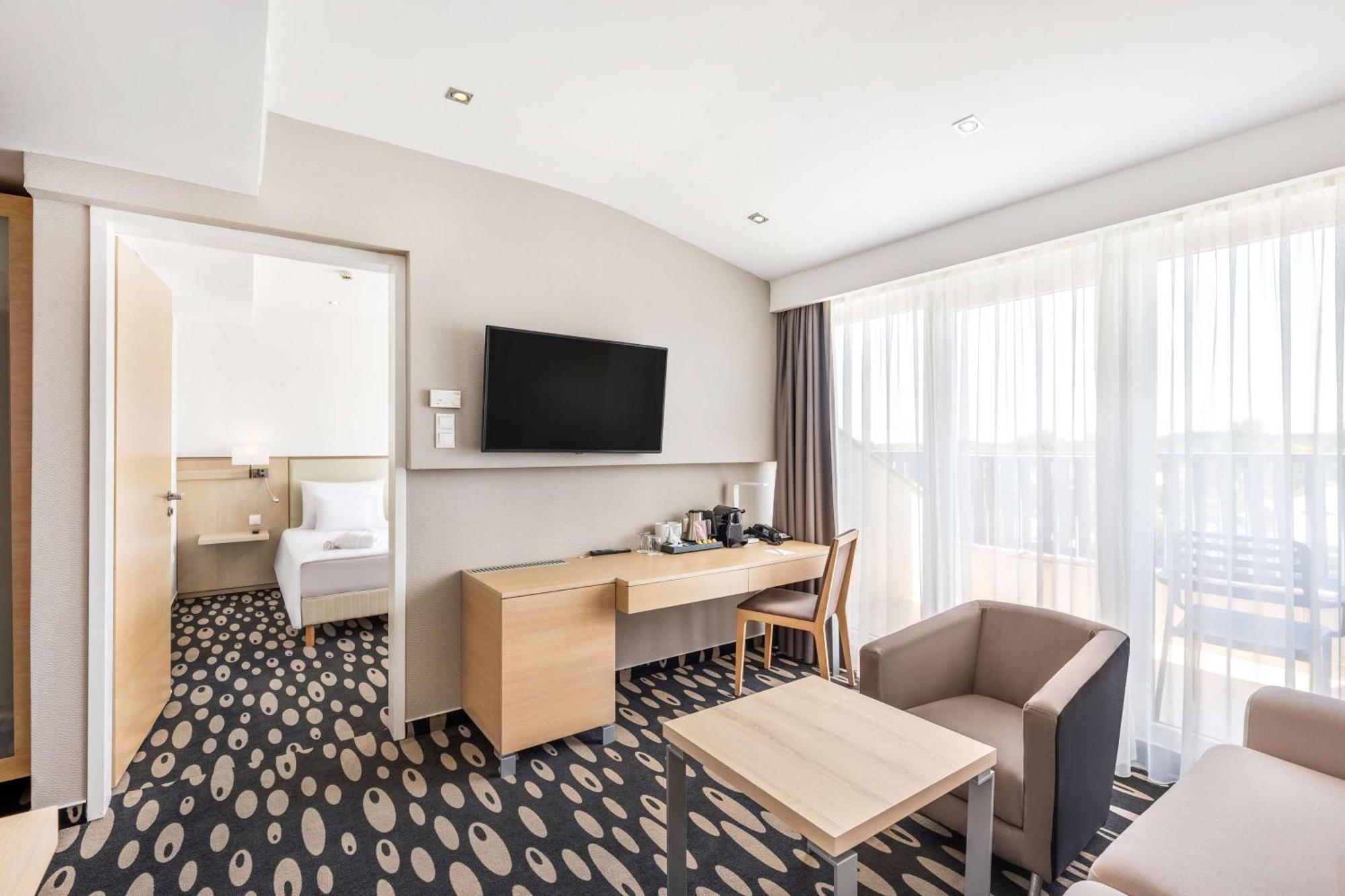 Park Inn By Radisson Sarvar Resort & Spa المظهر الخارجي الصورة