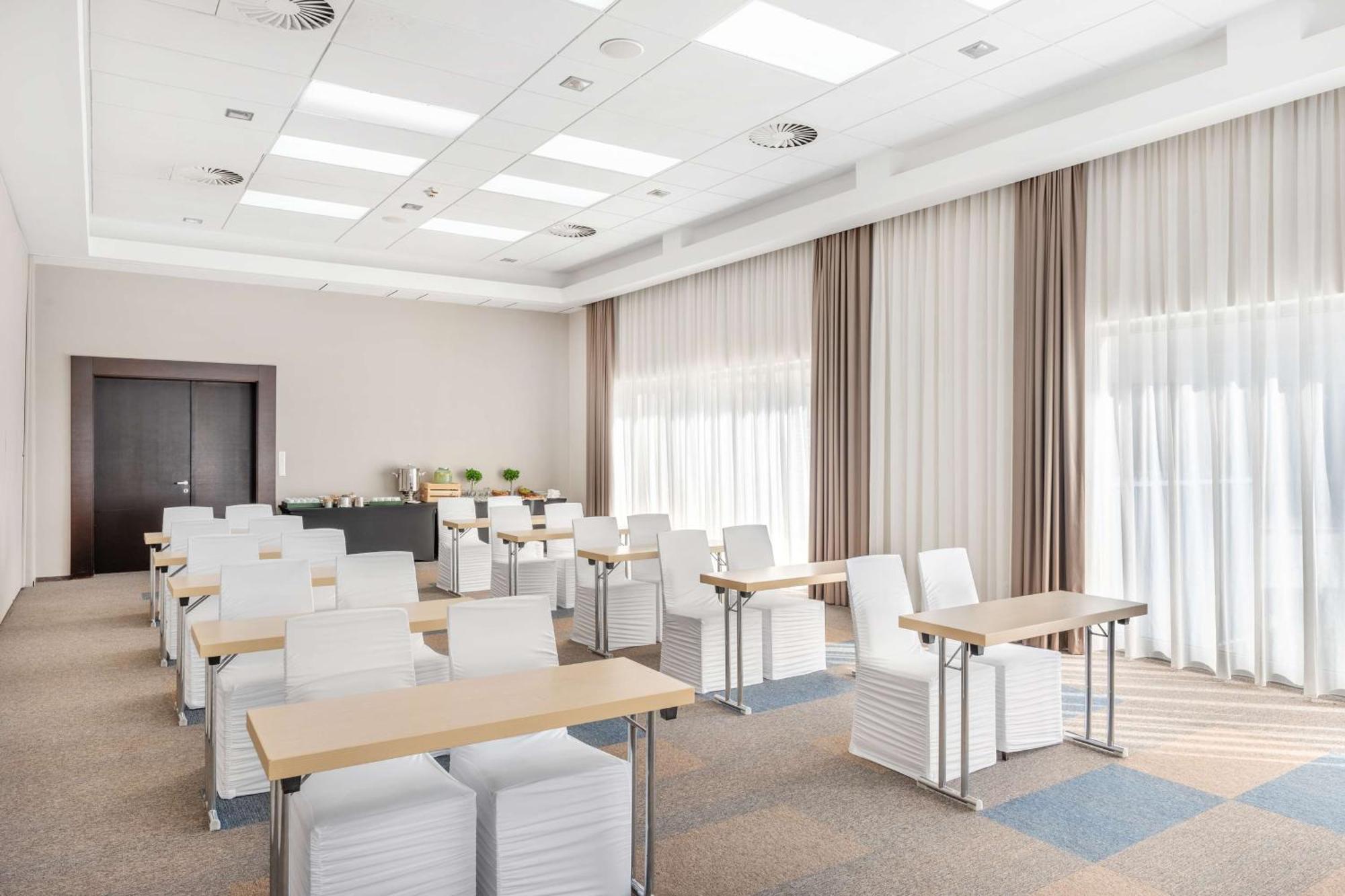Park Inn By Radisson Sarvar Resort & Spa المظهر الخارجي الصورة