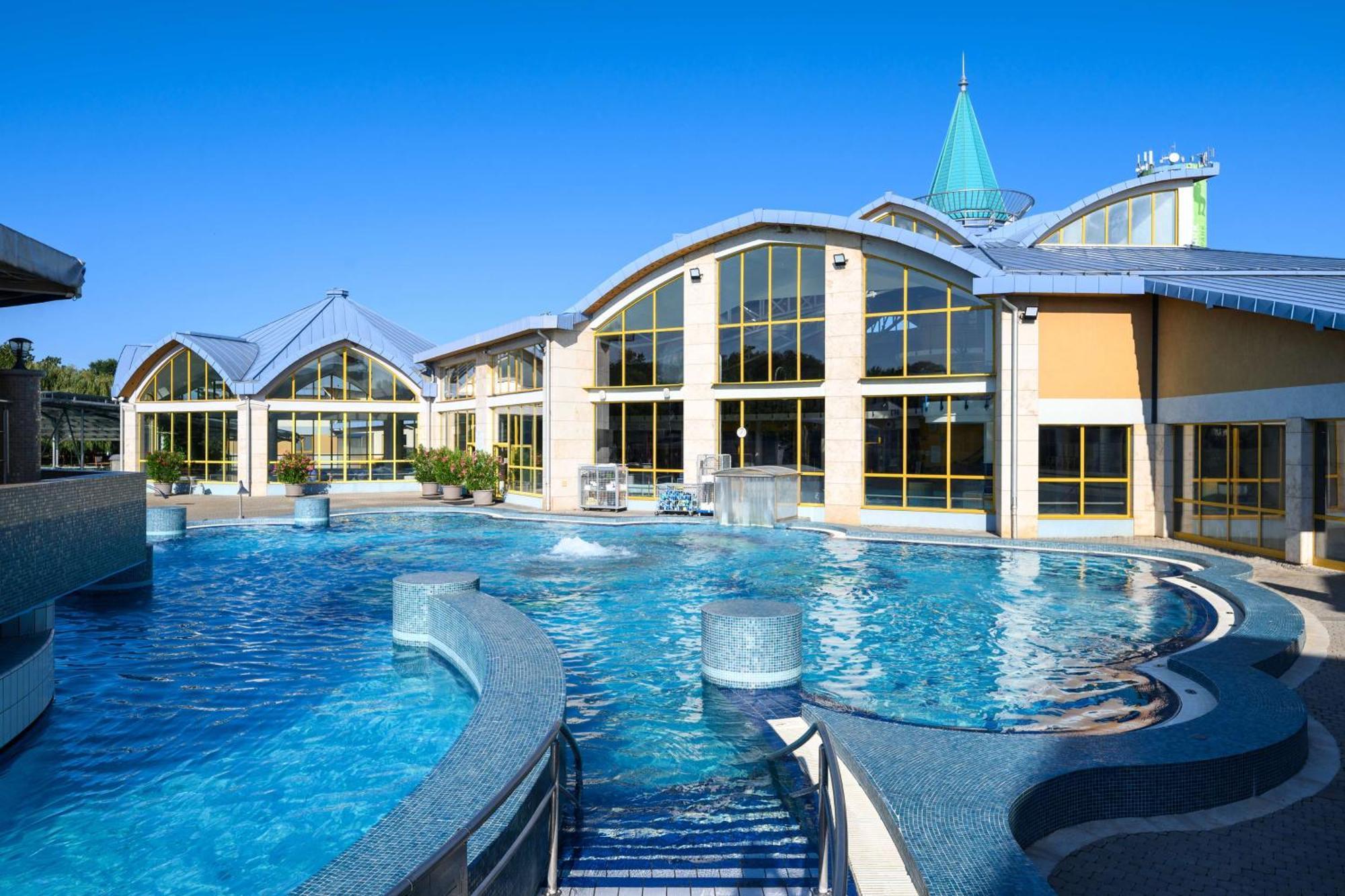 Park Inn By Radisson Sarvar Resort & Spa المظهر الخارجي الصورة