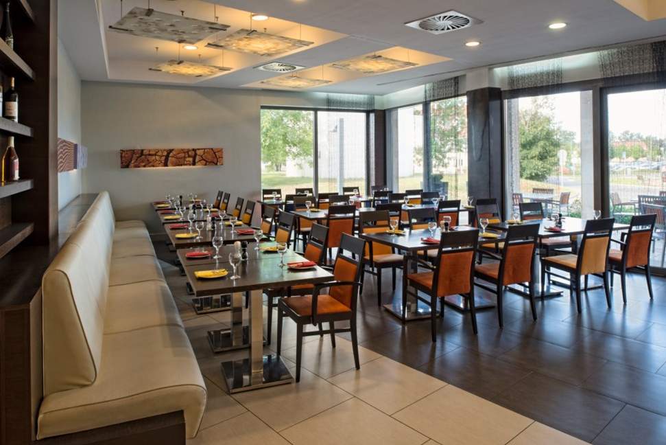 Park Inn By Radisson Sarvar Resort & Spa المظهر الخارجي الصورة